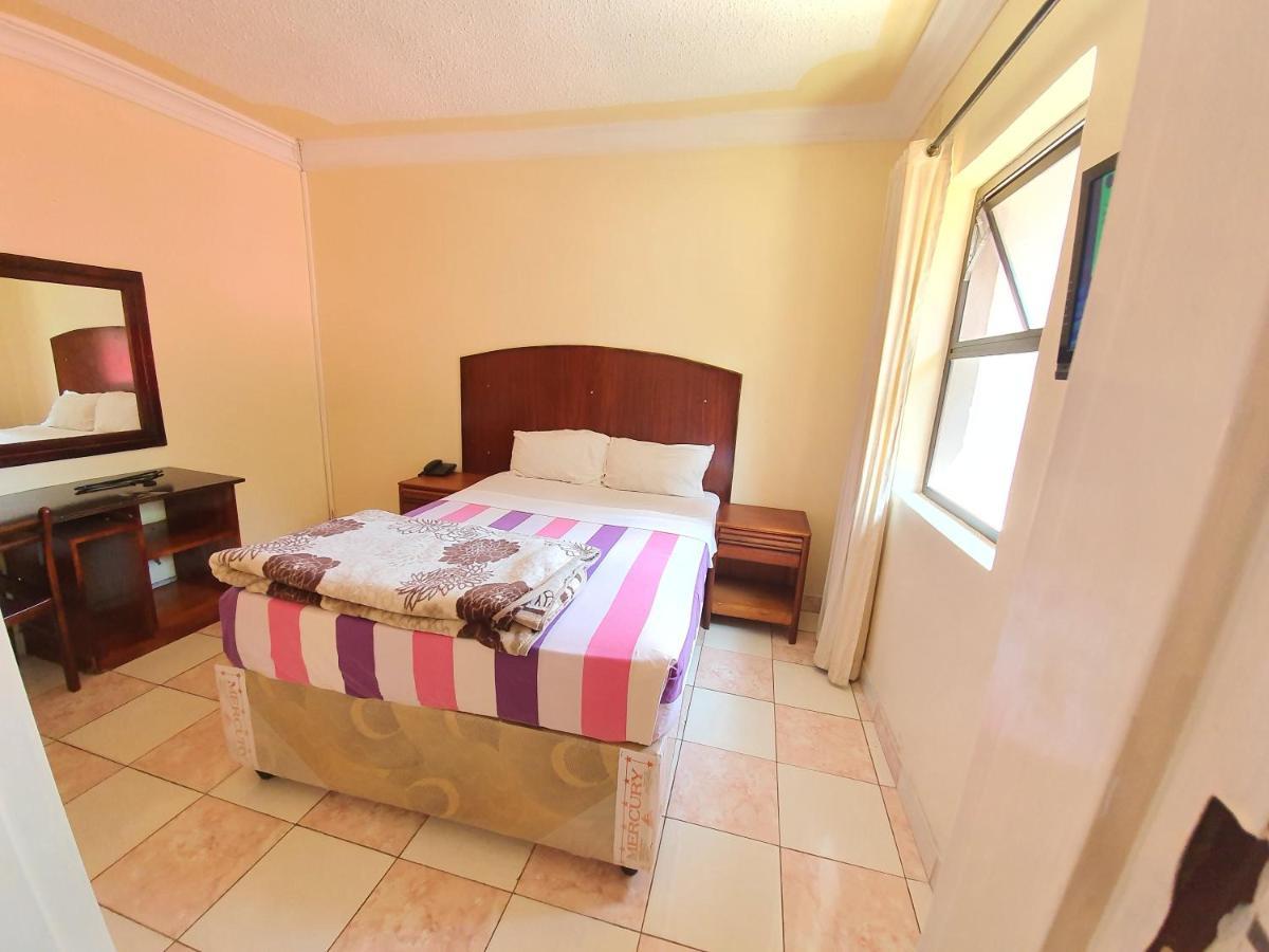 The Palace Guest House Harare Eksteriør bilde